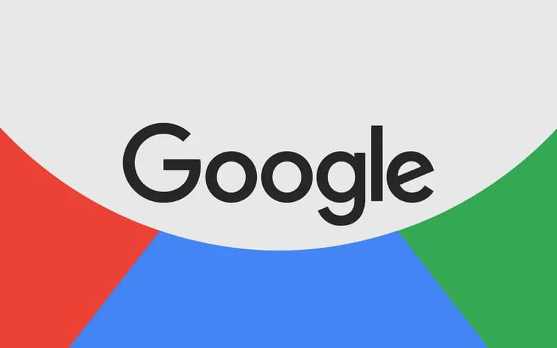 Gri, kırmızı, mavi ve yeşil geometrik şekiller üzerinde siyah renkli Google logosu