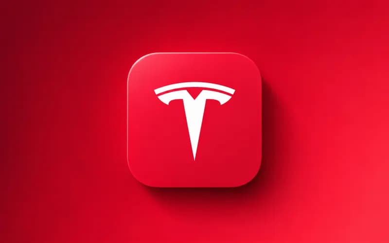 Kırmızı arka plan üzerinde, kırmızı uygulama simgesi karesinin içinde beyaz Tesla logosu